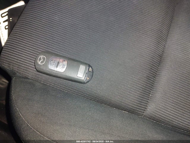 Mazda py 2016 JM3KE2BY3G0734285 Image 11