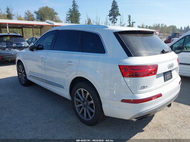 2017 AUDI Q7 WA1LAAF70HD002155 Photo 2