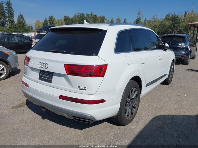 2017 AUDI Q7 WA1LAAF70HD002155 Photo 3