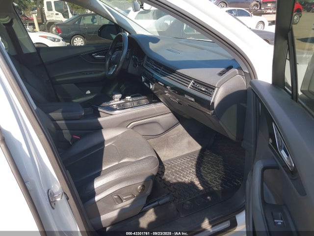 2017 AUDI Q7 WA1LAAF70HD002155 Photo 4