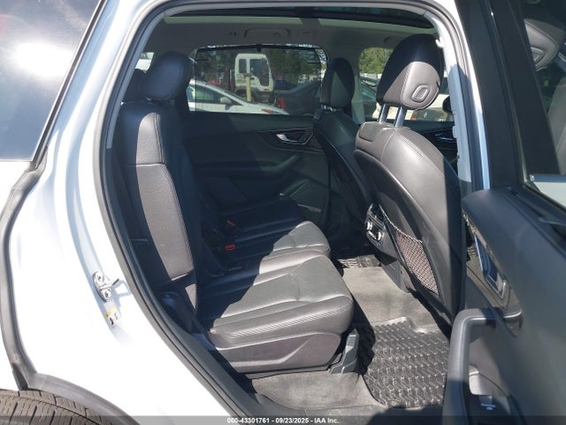 2017 AUDI Q7 WA1LAAF70HD002155 Photo 7