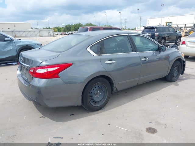 1N4AL3AP6HN344638 Nissan 2017