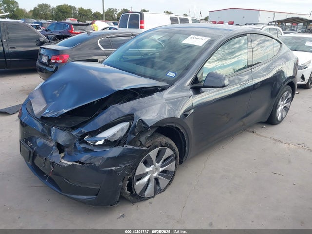 2024 TESLA MODEL Y 7SAYGDED4RF092233 Photo 1