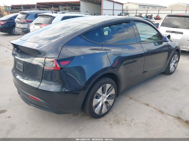 2024 TESLA MODEL Y 7SAYGDED4RF092233 Photo 3