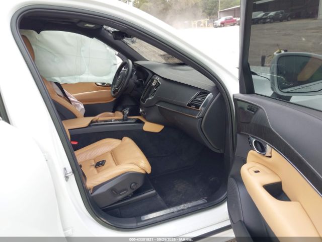 2022 VOLVO XC90 YV4A22PL9N1868569 Photo 4