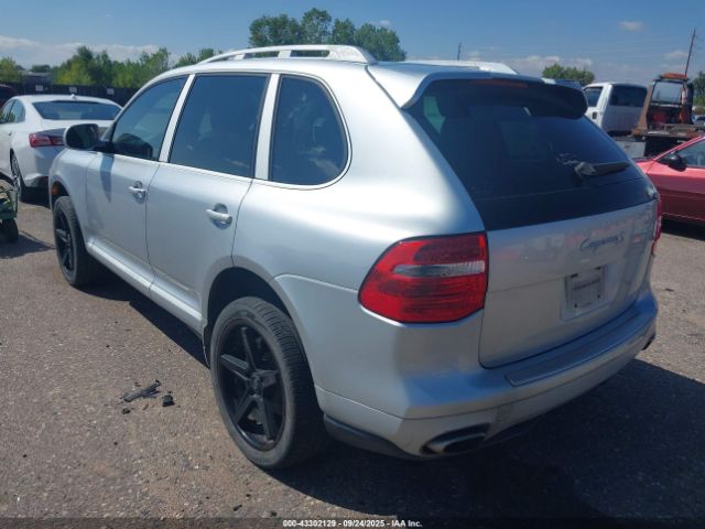 2010 PORSCHE CAYENNE WP1AB2AP8ALA50357 Photo 2