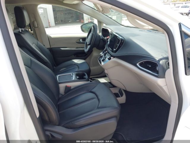 2024 CHRYSLER PACIFICA HYBRID 2C4RC1S76RR181235 Photo 4