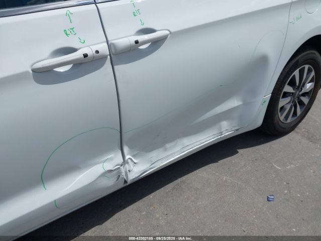 2024 CHRYSLER PACIFICA HYBRID 2C4RC1S76RR181235 Photo 5