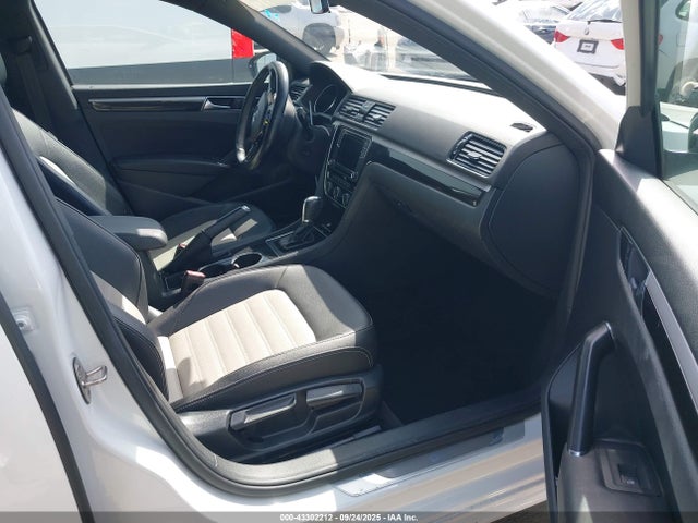 1VWJM7A34JC038838 Volkswagen fsi