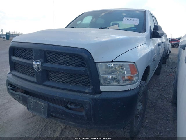 RAM 2018 2018 3C6UR5HL2JG313235 Image 2