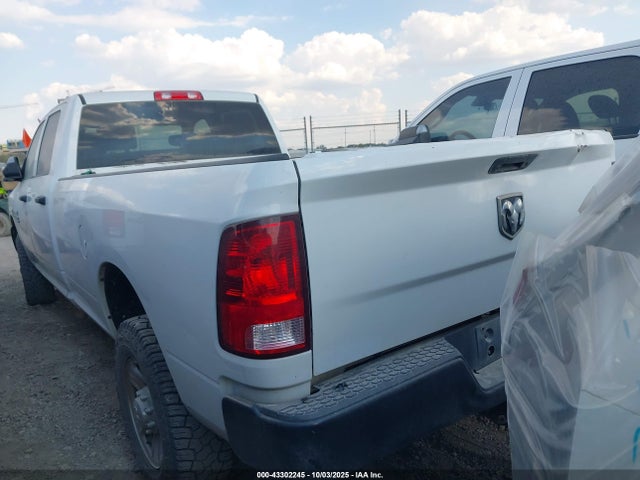 RAM 2018 2018 3C6UR5HL2JG313235 Image 3
