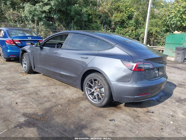 2022 TESLA MODEL 3 5YJ3E1EB4NF240157 Photo 2