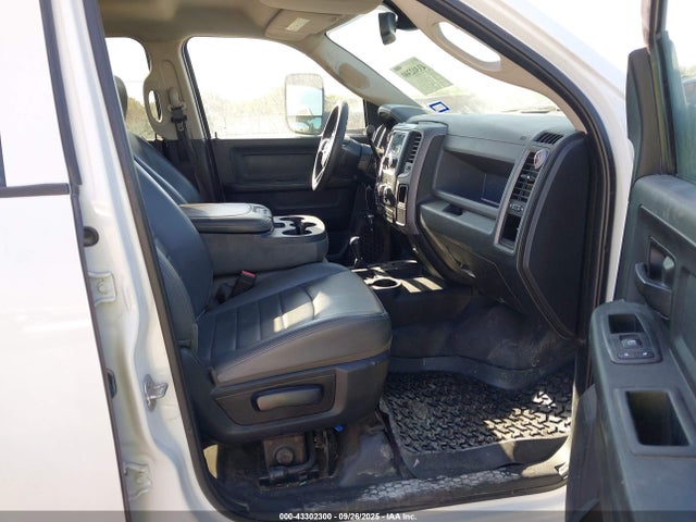 3C6UR5HL8JG377215 RAM 2500