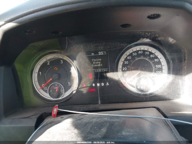 3C6UR5HL8JG377215 RAM 2500