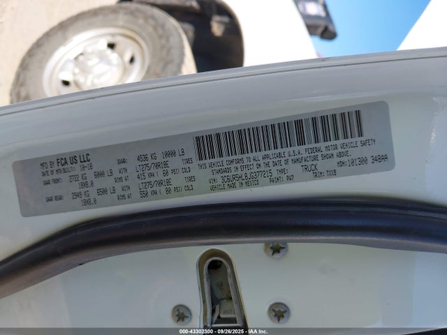 3C6UR5HL8JG377215 RAM 2500
