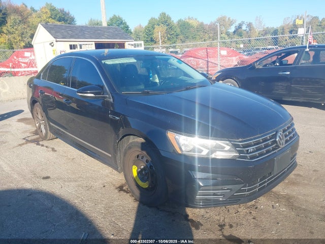 2017 Volkswagen Passat 1.8t R-line მანქანა იყიდება აუქციონზე, vin: 1VWDT7A35HC082650, აუქციონის ნომერი: 43302307