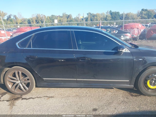 2017 Volkswagen Passat 1.8t R-line მანქანა იყიდება აუქციონზე, vin: 1VWDT7A35HC082650, აუქციონის ნომერი: 43302307