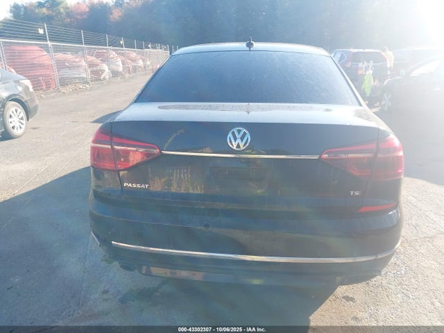 2017 Volkswagen Passat 1.8t R-line მანქანა იყიდება აუქციონზე, vin: 1VWDT7A35HC082650, აუქციონის ნომერი: 43302307