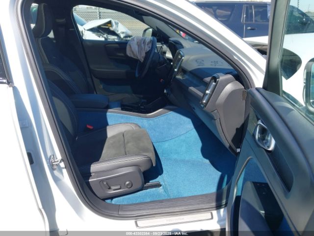 2023 VOLVO C40 RECHARGE PURE ELECTRIC YV4ED3GM1P2033587 Photo 4