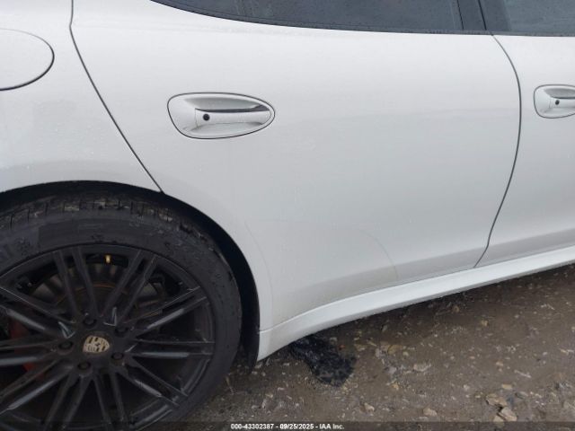 2016 PORSCHE PANAMERA WP0AA2A78GL005447 Photo 5
