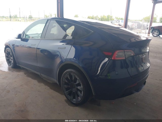 2021 TESLA MODEL Y 5YJYGDEEXMF070574 Photo 2