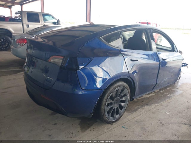 2021 TESLA MODEL Y 5YJYGDEEXMF070574 Photo 3