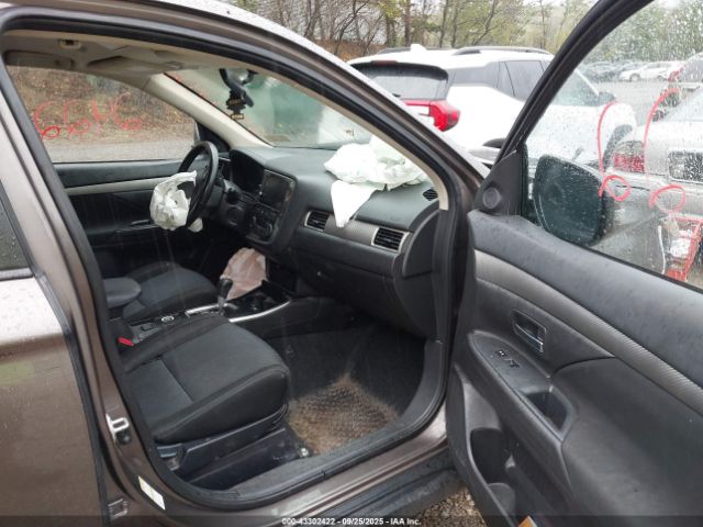 2017 MITSUBISHI OUTLANDER JA4AZ3A35HZ015762 Photo 4