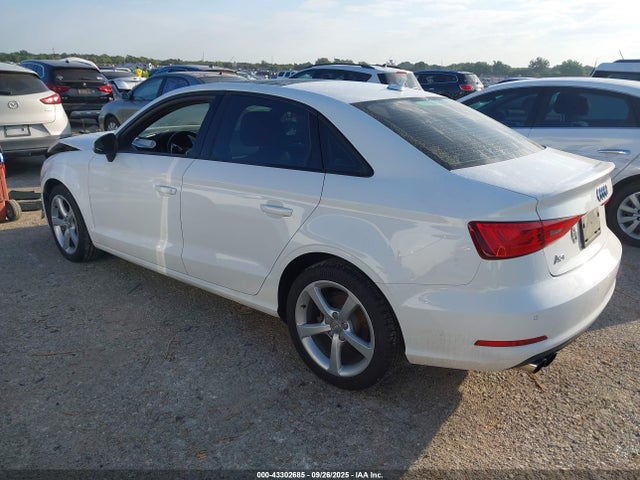 2016 AUDI A3 WAUA7GFF1G1049231 Photo 2