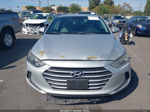 5NPD84LF3HH140558 Hyundai 2017