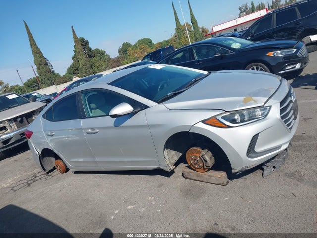 5NPD84LF3HH140558 Hyundai 2017