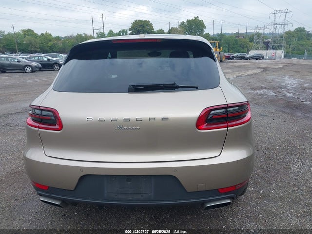 Porsche Macan 2018 WP1AA2A50JLB11220 Image 17
