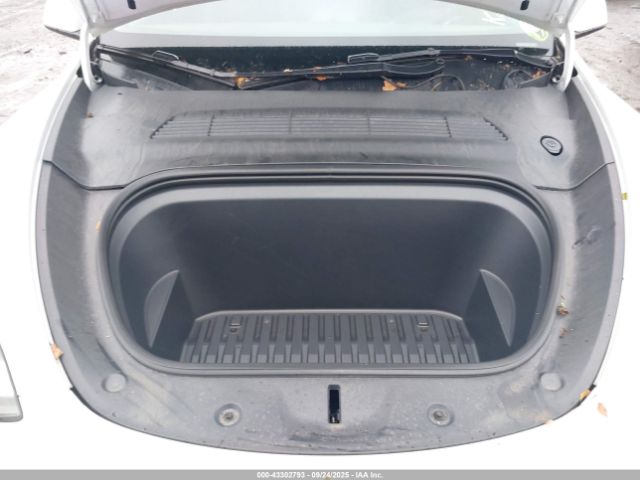 2022 TESLA MODEL Y 7SAYGDEE6NF442786 Photo 9
