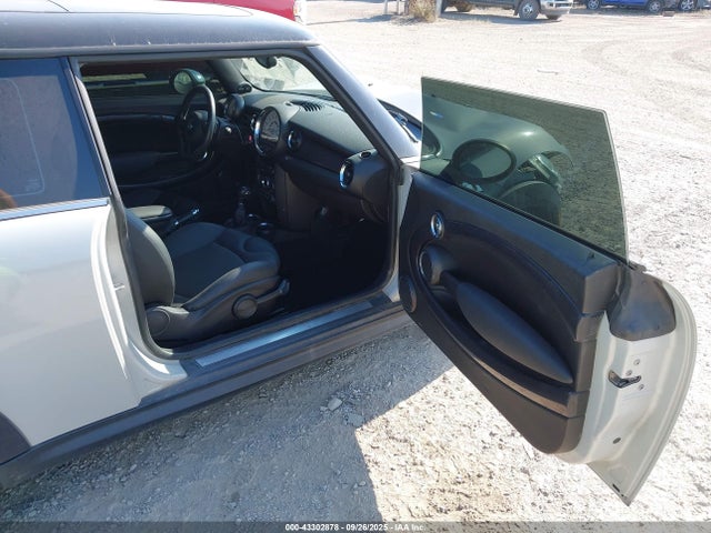 2013 MINI HARDTOP WMWSV3C59DT390245 Photo 4