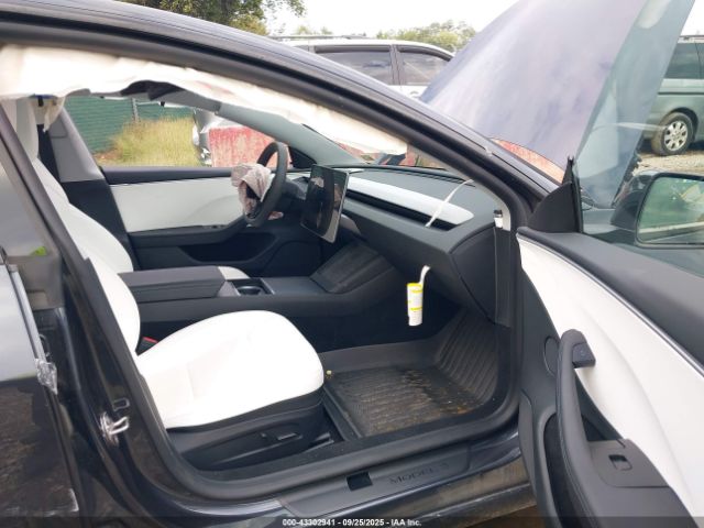 2024 TESLA MODEL 3 5YJ3E1EBXRF808966 Photo 4