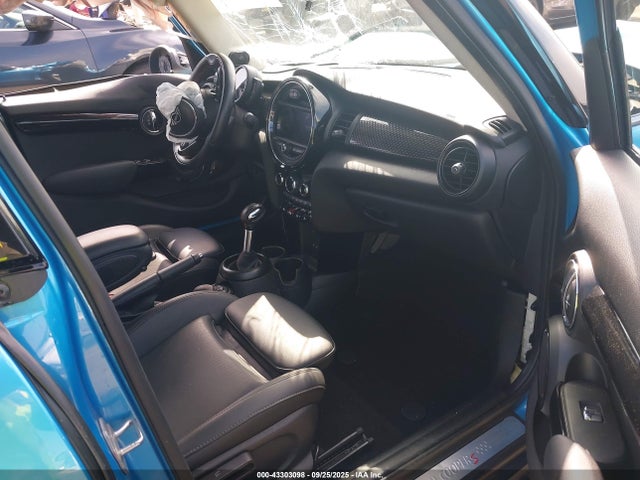 2019 MINI HARDTOP WMWXU3C5XK2H86571 Photo 4