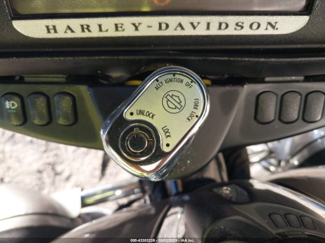 2016 HARLEY-DAVIDSON FLHTCUTG 1HD1MAL11GB855807 Photo 10