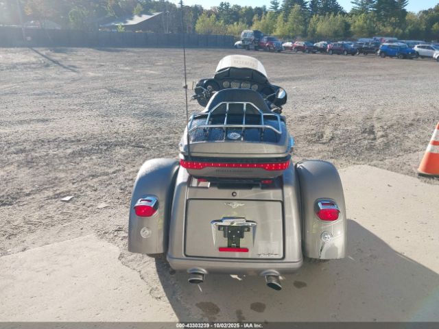 2016 HARLEY-DAVIDSON FLHTCUTG 1HD1MAL11GB855807 Photo 5