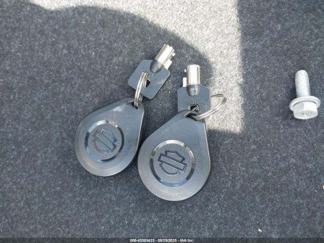 2022 HARLEY-DAVIDSON FLHTCUTG 1HD1MAF15NB852580 Photo 10