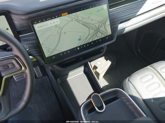 Rivian r1t 2022 7FCTGAAA1NN015309 Image 29
