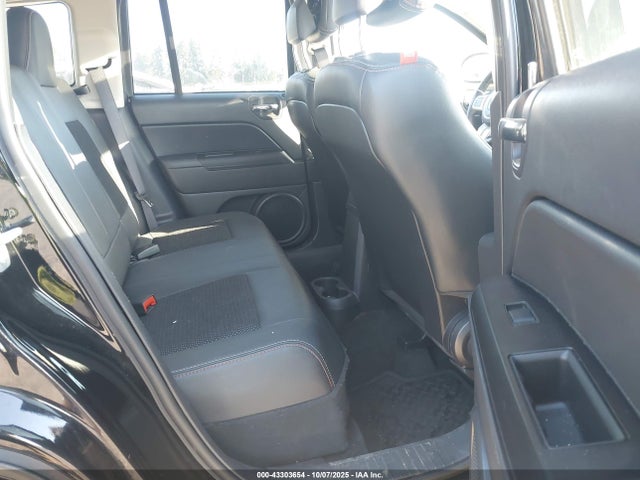 Jeep 2017 2017 1C4NJDBBXHD173649 Image 8