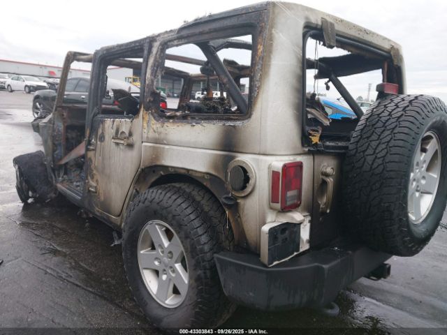 2018 JEEP WRANGLER JK UNLIMITED 1C4BJWDG2JL835372 Photo 2