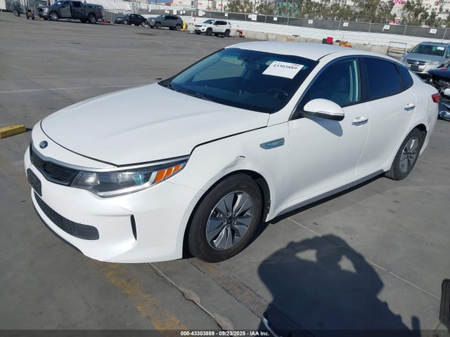 KIA 2017 2017 KNAGT4LEXH5016741 Image 2