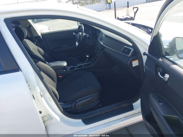 KIA 2017 2017 KNAGT4LEXH5016741 Image 5