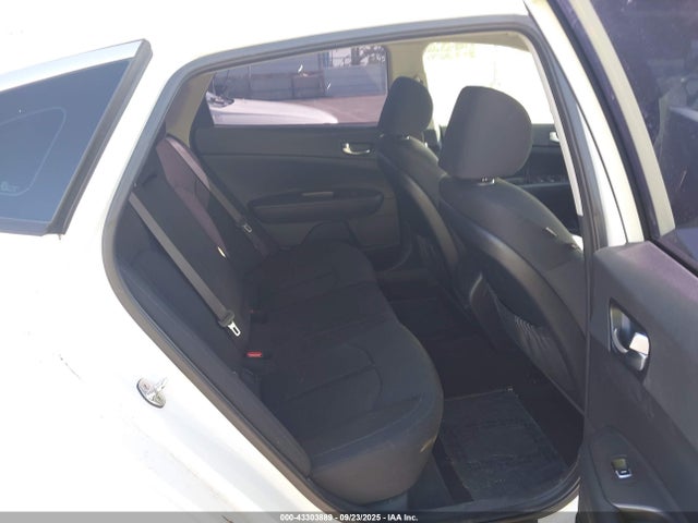 KIA 2017 2017 KNAGT4LEXH5016741 Image 8