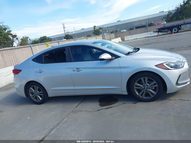 5NPD84LF6HH193576 Hyundai 2017