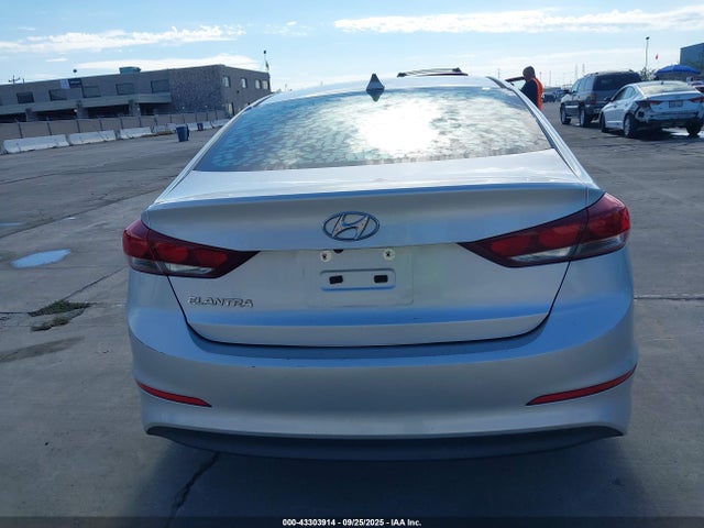 5NPD84LF6HH193576 Hyundai 2017