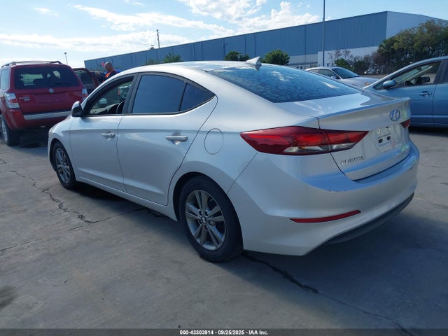 5NPD84LF6HH193576 Hyundai 2017