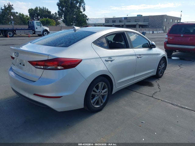 5NPD84LF6HH193576 Hyundai 2017