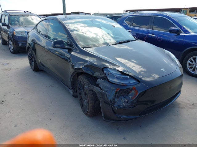 2021 TESLA MODEL Y 5YJYGDEF7MF197324 Photo 0