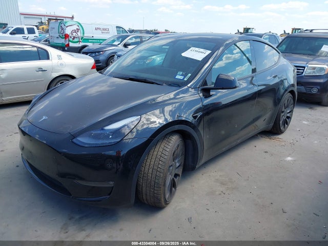 2021 TESLA MODEL Y 5YJYGDEF7MF197324 Photo 1